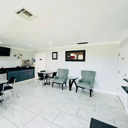 Executive Inn And Suites Houston-3
